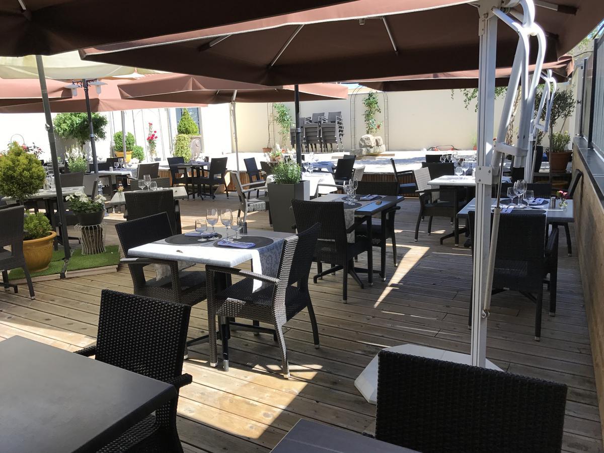 Logis Hotel-Restaurant Le Relais D'Aligre Chateauneuf-en-Thymerais Exterior foto